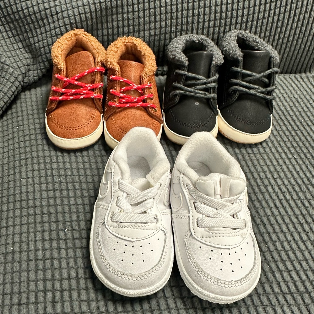 Baby Shoes (6-12 m and 3C)